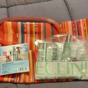 CLINIQUE 7 PC BEACH BAG ESSENTIALS SET